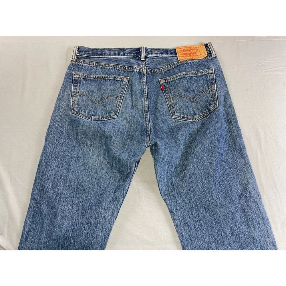 Levi's Vintage 501 Classic Straight Button Fly Denim Jeans. Men's 36X33, GUC!!